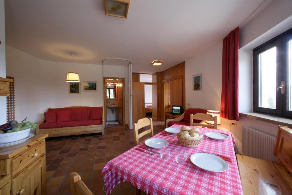 Apartments Gonzaga Canazei Rum bild